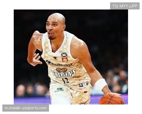 广州伯顿首秀贡献10+4+6 三外援轮换渐入佳境 广州伯顿首秀贡献10+4+6 三外援轮换渐入佳境